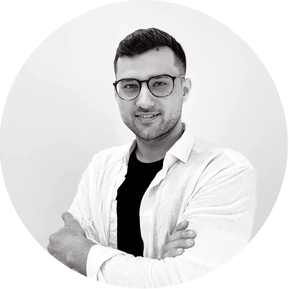 Aronel Daniel Manea Headshot
